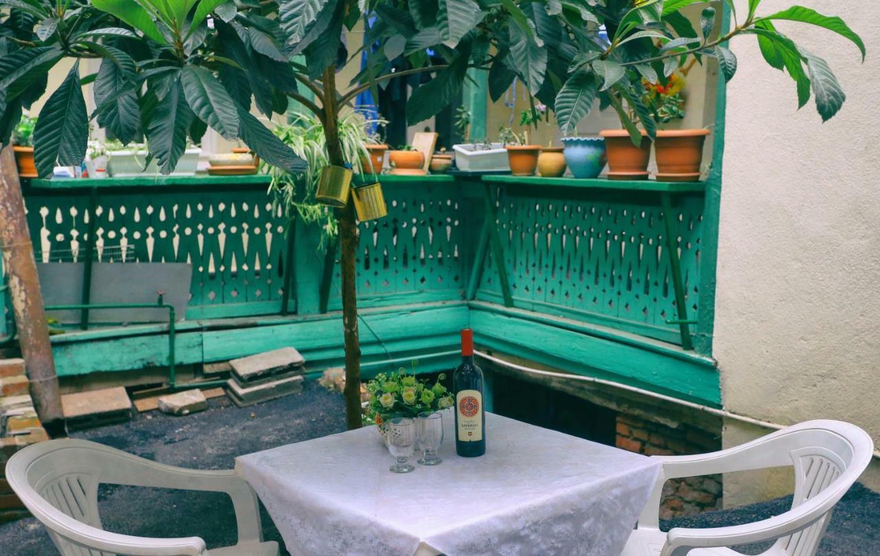Apartment On Freedom Square Diuma Street ティビリシ エクステリア 写真
